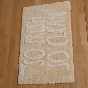 NWT//Rae Dunn Bathroom Mat